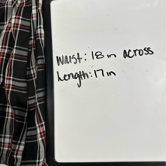 Hot Topic Tiered Mini Skirt Plus Size 2X Black Red Plaid Goth Grunge Emo Punk - Picture 8 of 8